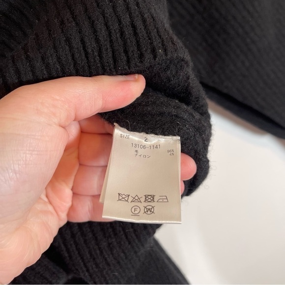 CLANE 90% Wool Long Sleeve Semi Cropped V Neck Sweater Size US XS - Picture 6 of 9